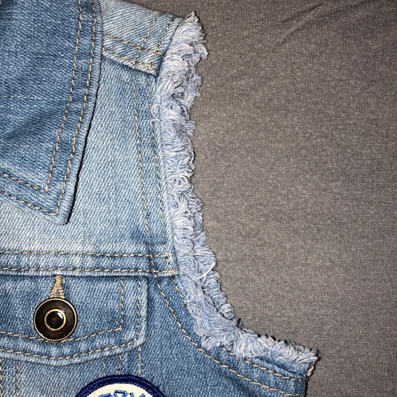 NWT Mickey Mouse Rainbow Flower Jean Vest Size 4-5 - Picture 6 of 8